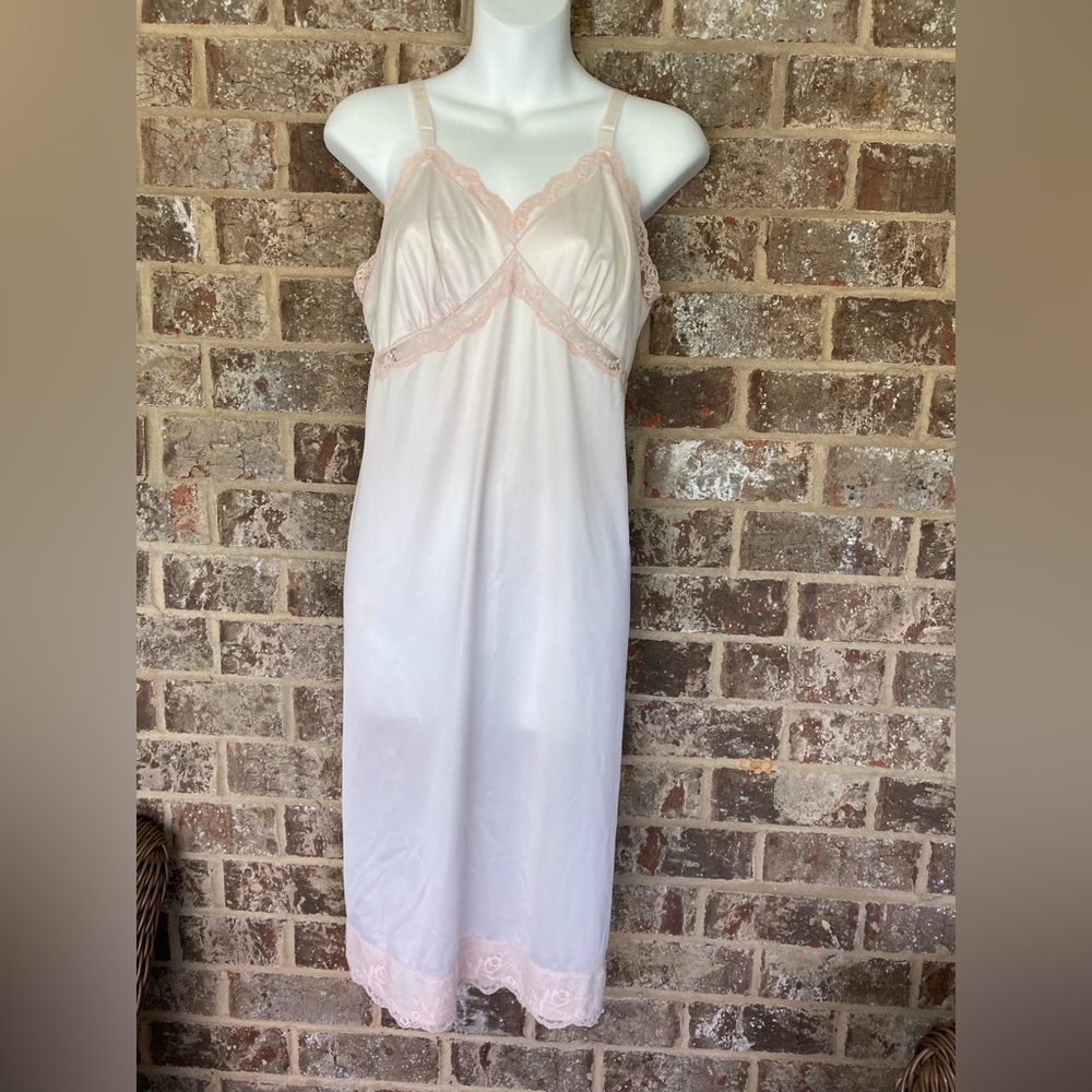 Pink blush slip dress vintage Nylon lace Size Small